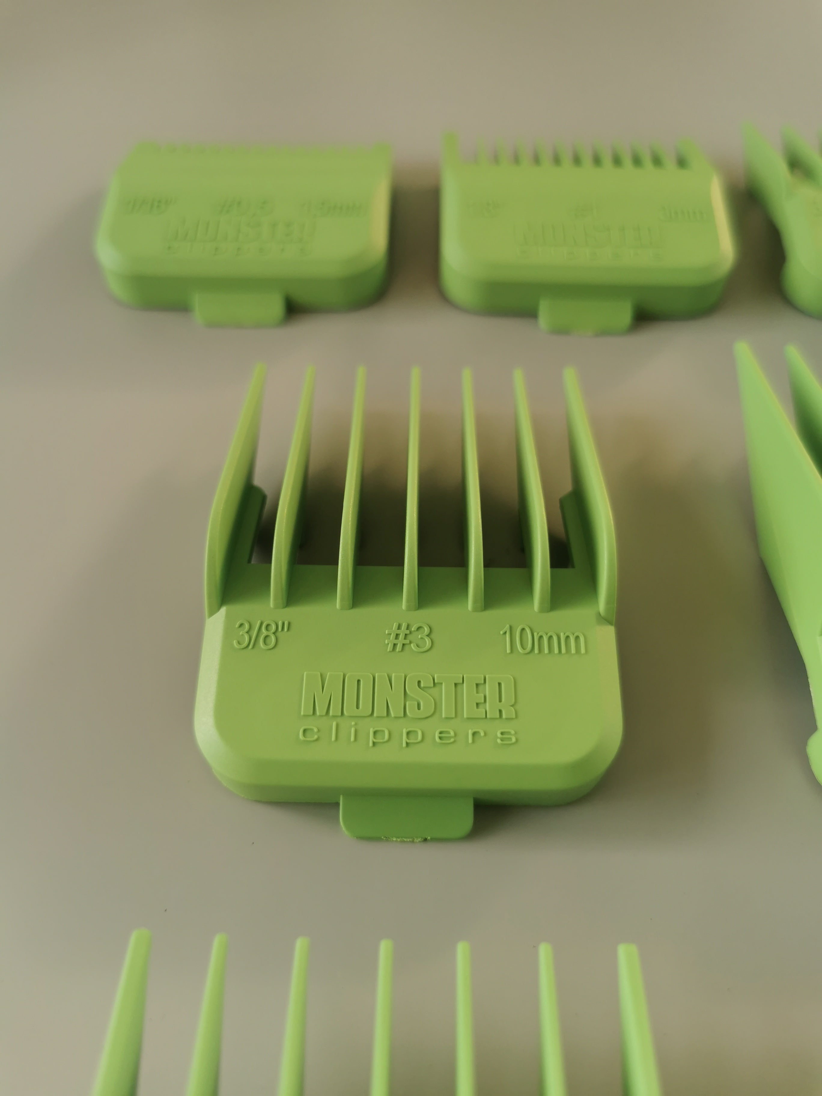 MONSTER MAGNETIC CLIPPER GUARDS - GREEN